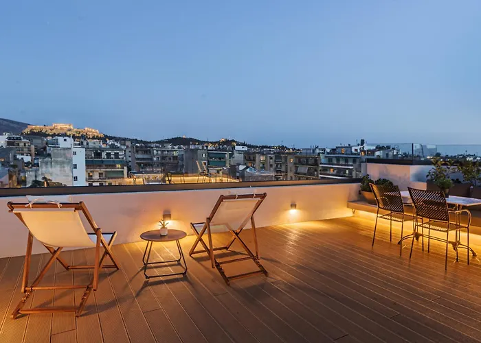 The Meta Stay - Backyard Oasis With Rooftop Access